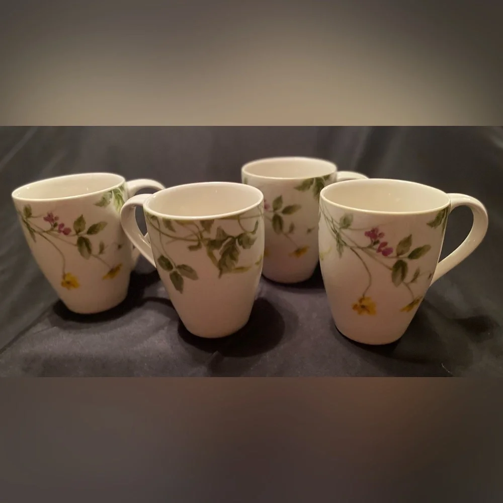 Target Floral Mugs Beautiful Set of 4 EUC